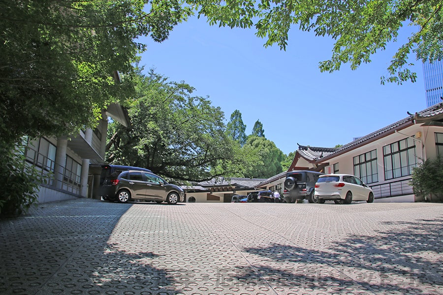 日枝神社 女坂を上がりきったところ（南神門付近）の様子