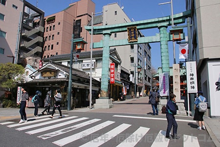 神田明神 参道・境内入り口の大鳥居の様子