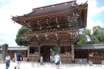 西新井大師 山門の様子
