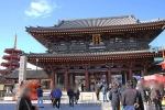 川崎大師 境内入口の大山門の様子