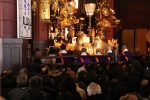 川崎大師 大本堂内での護摩祈祷の様子