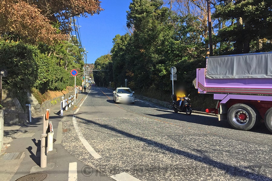 鶴岡八幡宮 正面入口から駐車場へのルートの様子