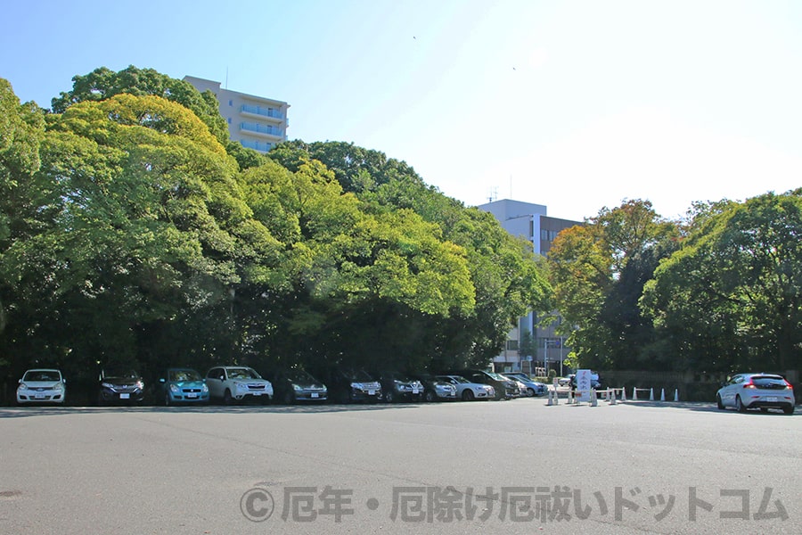 熱田神宮 東門近くの駐車場の様子