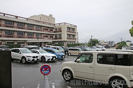 伏見稲荷大社 駐車場と混み合いの様子