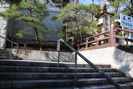 門戸厄神 男厄坂の様子