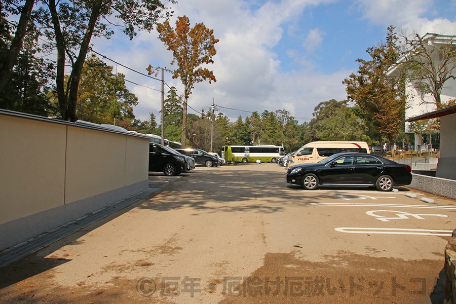 春日大社 駐車場入ってすぐの様子