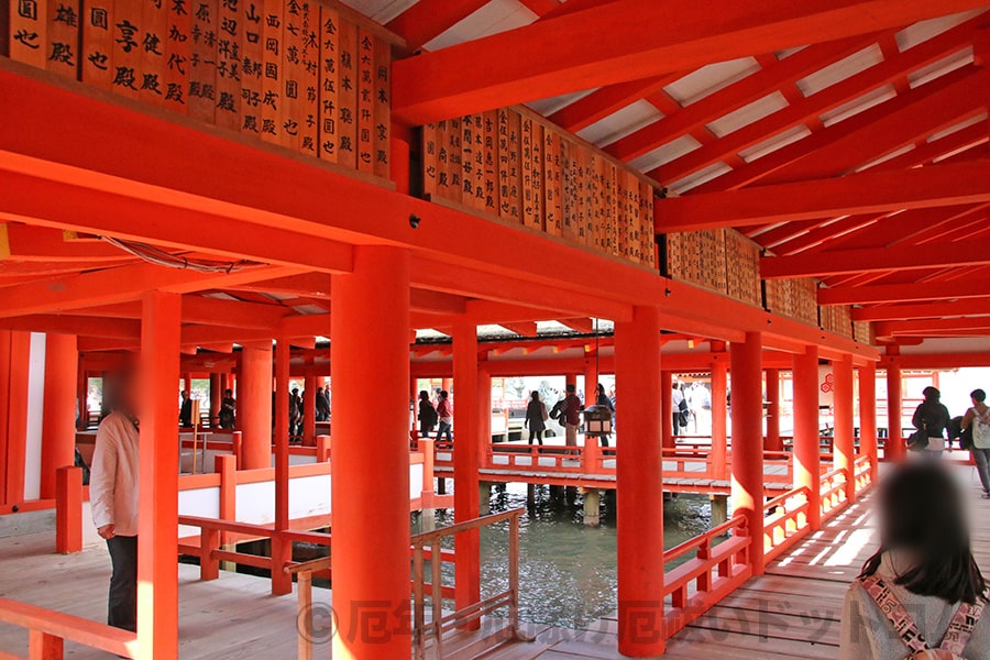 厳島神社 回廊内の様子