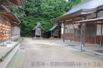 八重垣神社 本殿右手奥の参集殿や末社の様子