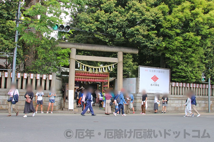 川越氷川神社 境内入口の鳥居の様子