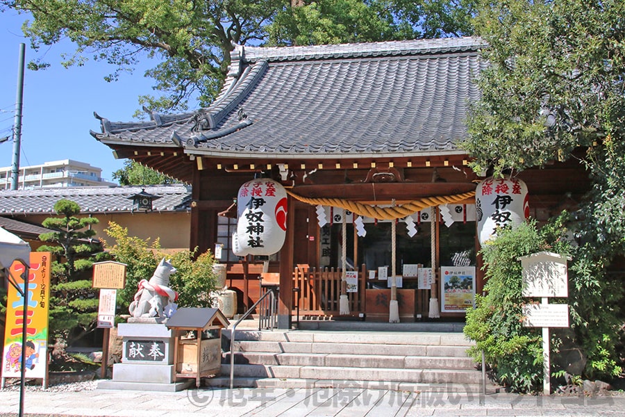 伊奴神社 拝殿（本殿：社奥）の様子