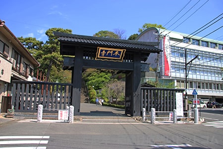 池上本門寺 総門の様子