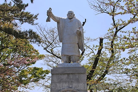 池上本門寺 日蓮聖人説法像（正面）の様子（池上本門寺の厄除け・厄祓いに関するもの）