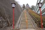 仙台総鎮守 愛宕神社 鳥居をくぐったあとの階段の様子