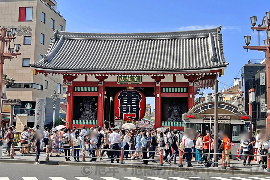 浅草寺 雷門前の様子