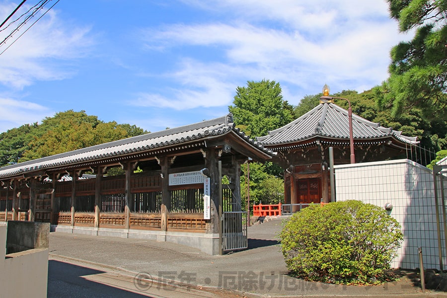 拝島大師本覚院 八角円堂・弁才天堂付近の様子（境内外からの撮影）