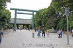 靖国神社 境内の第二鳥居と神門の様子