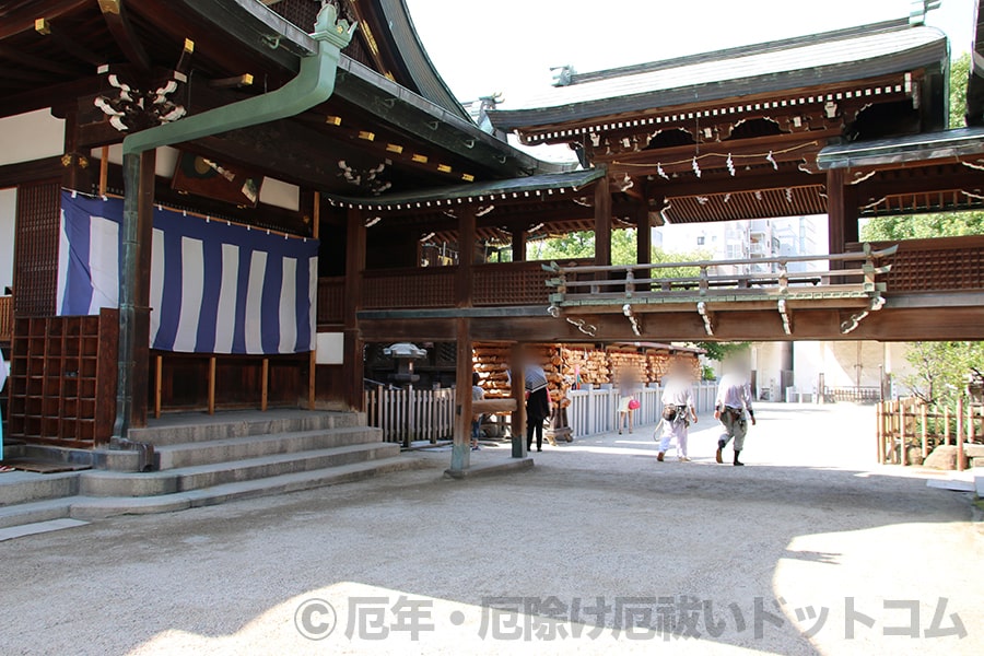 大阪天満宮 本社横の神楽殿などからの連絡通路の様子