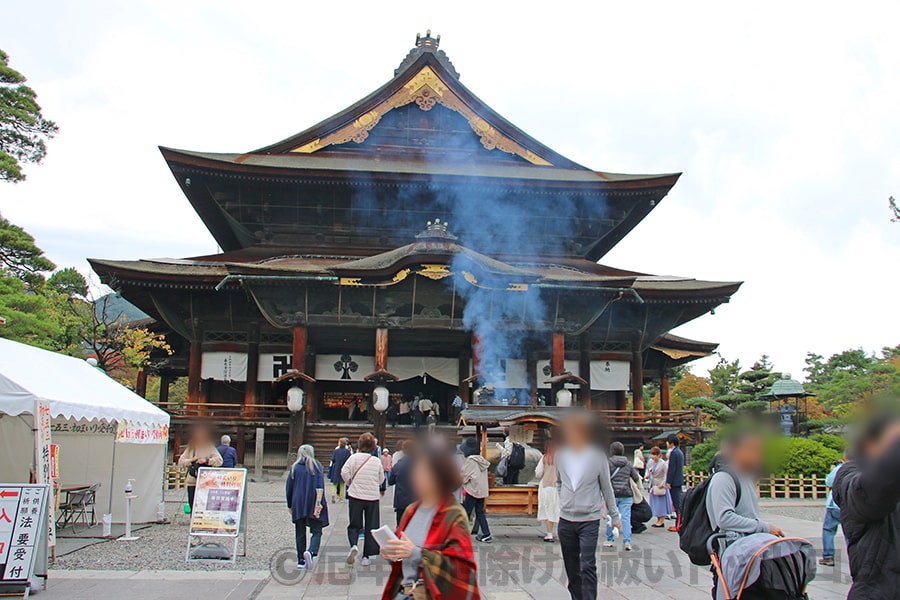 善光寺 ご祈願（御祈祷）が行われる本堂の様子