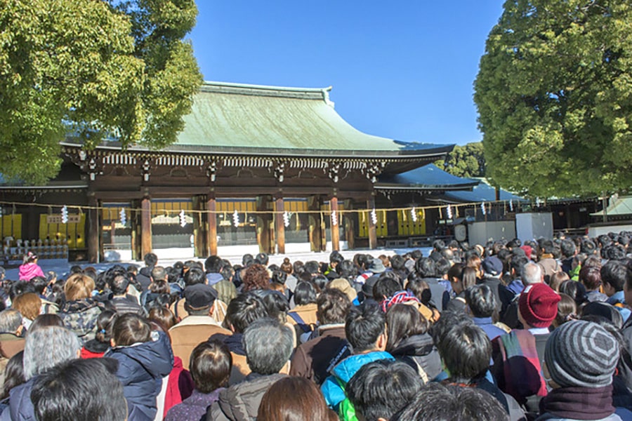 神社での初詣の様子